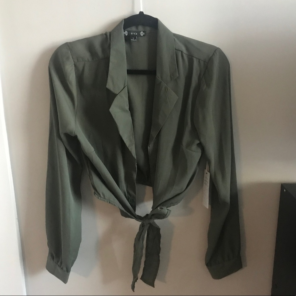 Cropped button up